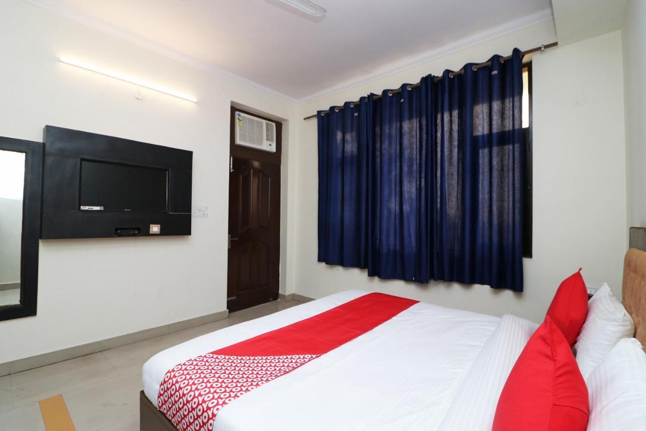 Oyo Flagship 28755 Hotel 9 Palm Rājpur Buitenkant foto