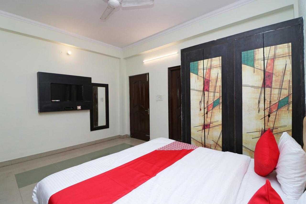 Oyo Flagship 28755 Hotel 9 Palm Rājpur Buitenkant foto