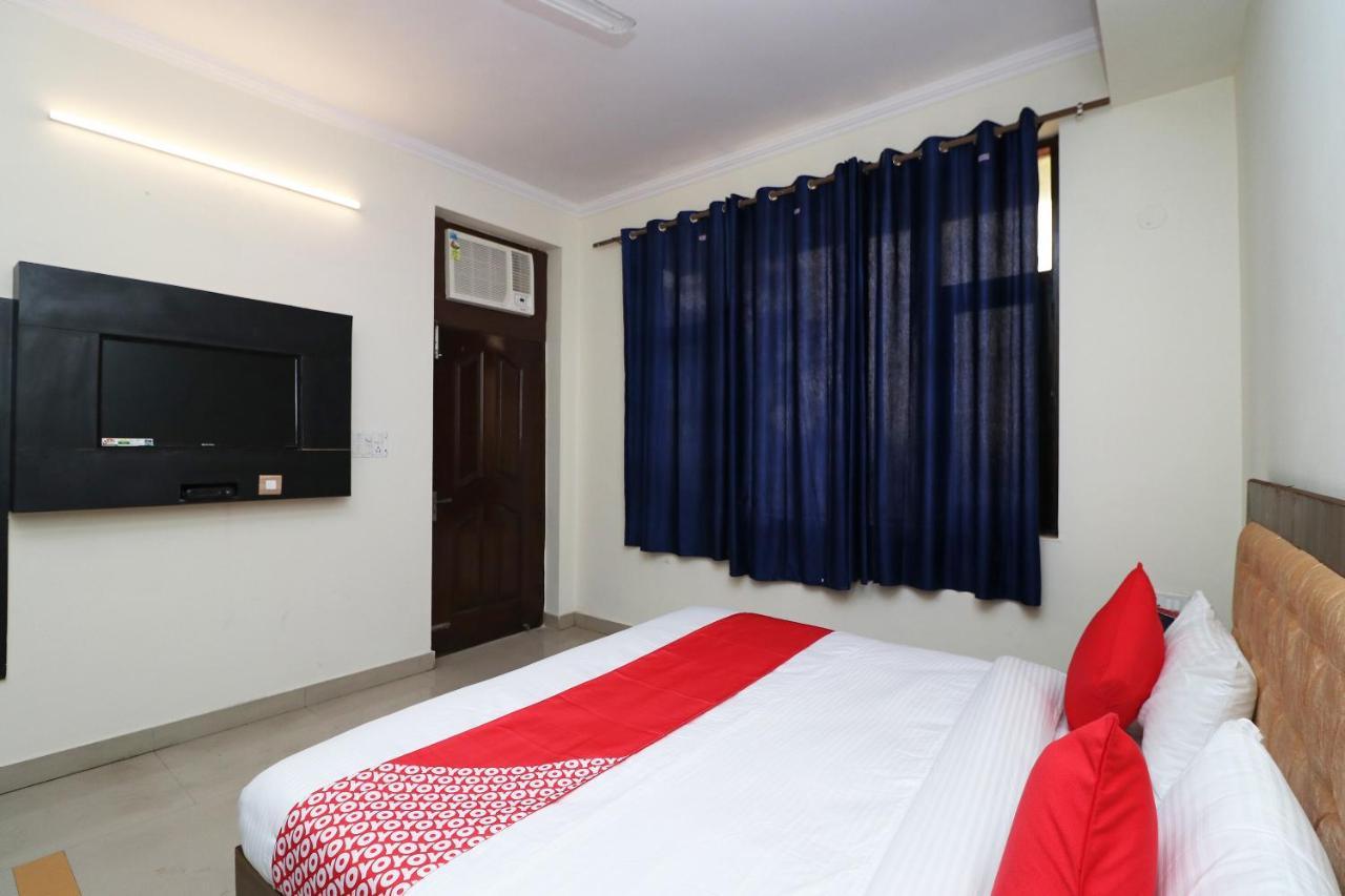 Oyo Flagship 28755 Hotel 9 Palm Rājpur Buitenkant foto