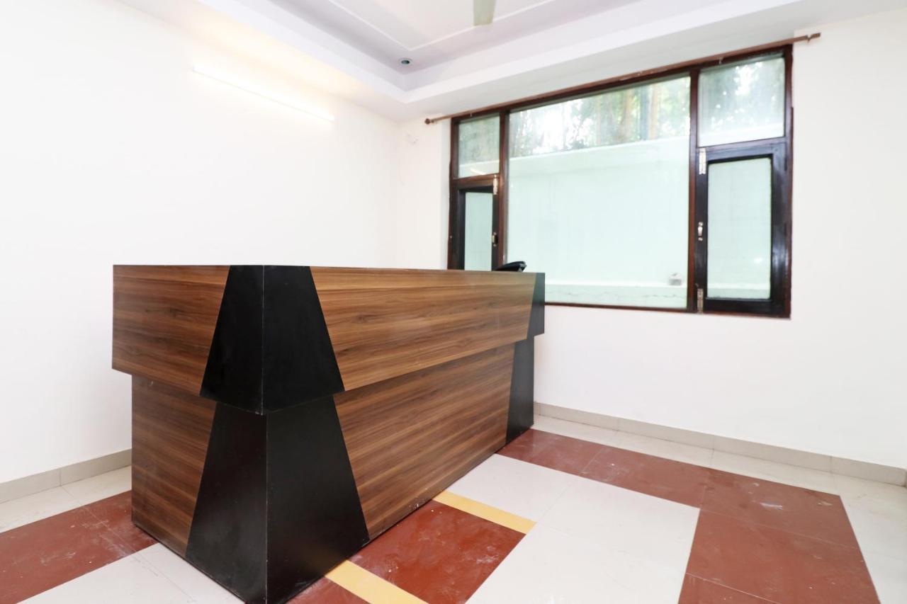 Oyo Flagship 28755 Hotel 9 Palm Rājpur Buitenkant foto