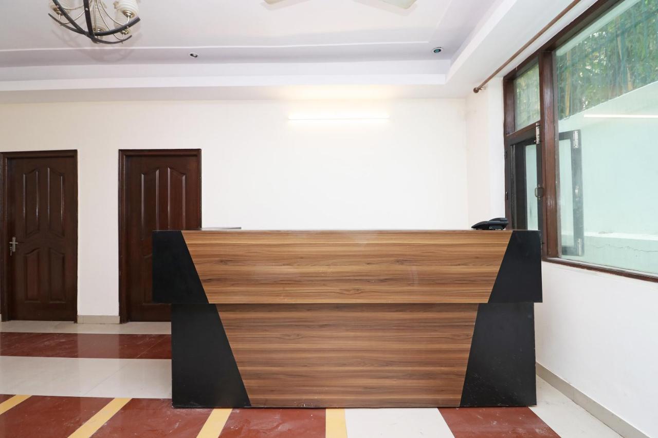Oyo Flagship 28755 Hotel 9 Palm Rājpur Buitenkant foto