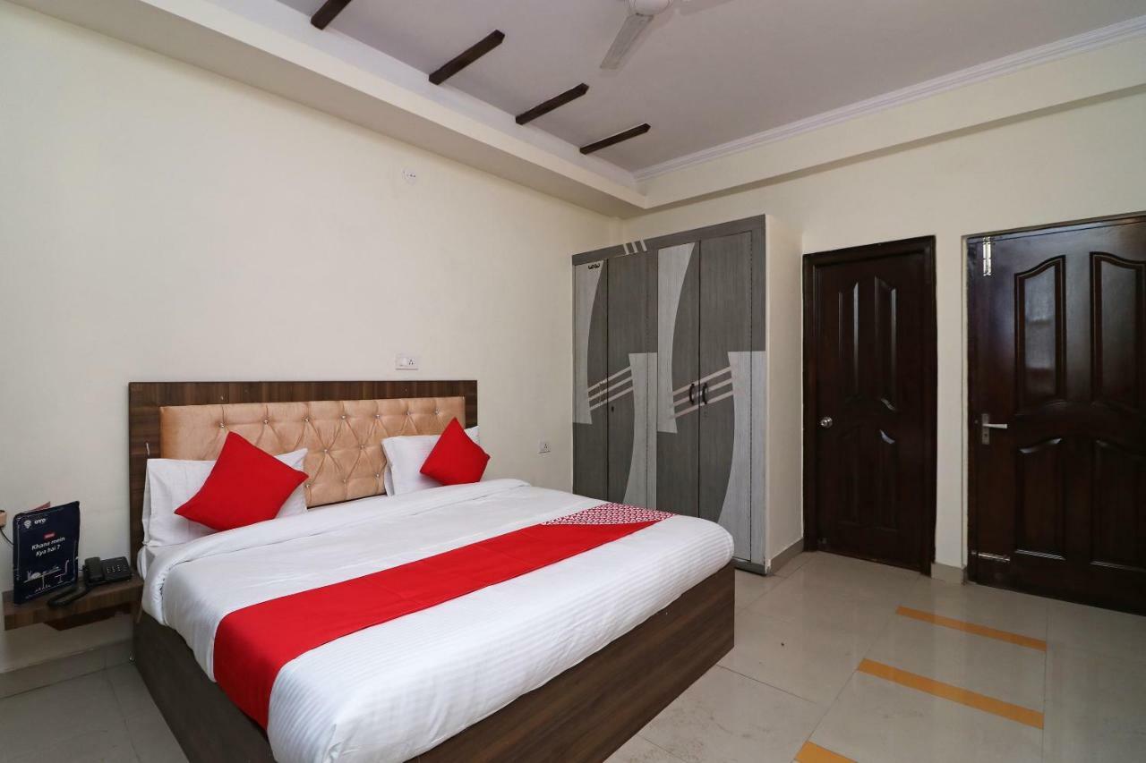 Oyo Flagship 28755 Hotel 9 Palm Rājpur Buitenkant foto